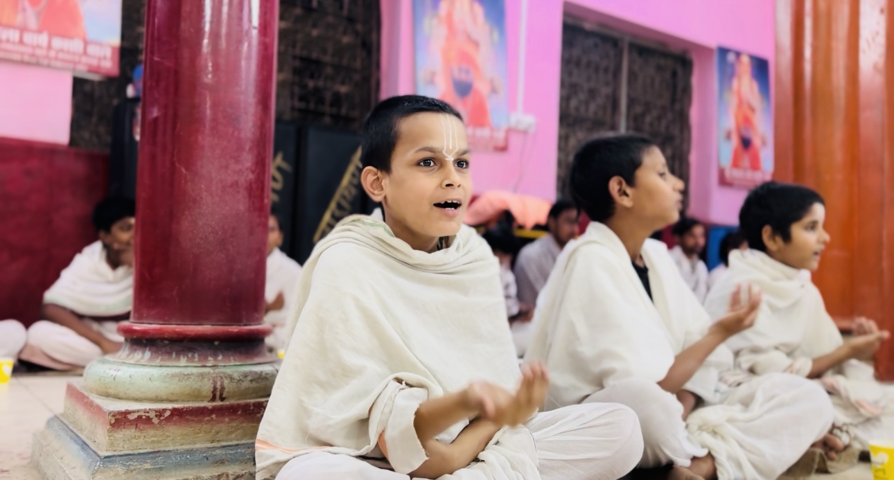 21 Brahmins 11 Sanyasis Annadan Sewa